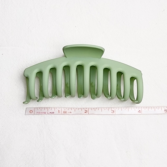 Claw Clip Hair Accessories - Picture 3 of 4